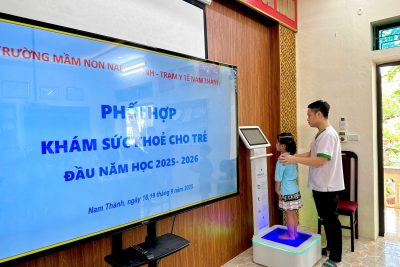 Trường Mầm non Nam Thành tổ chức khám sức khỏe năm học 2025-2026 cho học sinh với nội dung “Tầm soát cong vẹo cột sống và tật bàn chân bẹt và khám sức khỏe đầu năm học ” vào sáng ngày thứ năm 18/09/2025